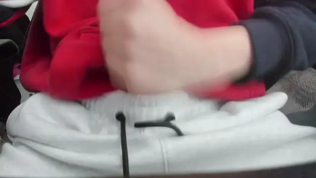 Snapshot of Luceybabb chatting on 10-22-25, 02:06 Luceybabb online show from 10-22-25, 02:06