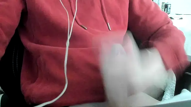 Snapshot of Luceybabb chatting on 02-16-26, 11:50 Luceybabb online show from 02-16-26, 11:50