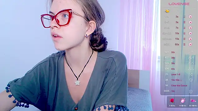 Sarah HS online show from 09-10-25, 10:48