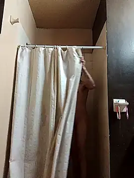 Snapshot of chicovergudo27 chatting on 12-22-24, 01:12 chicovergudo27 online show from 12-22-24, 01:12