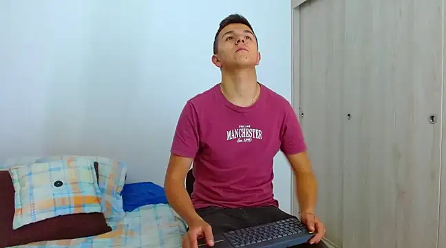 Snapshot of flint_ryan chatting on 02-24-25, 06:15 flint ryan online show from 02-24-25, 06:15