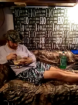 Snapshot of hothippie420 chatting on 01-04-25, 05:05 hothippie420 online show from 01-04-25, 05:05