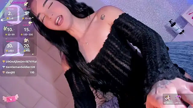 Summer walkerr online show from 02-18-25, 03:43