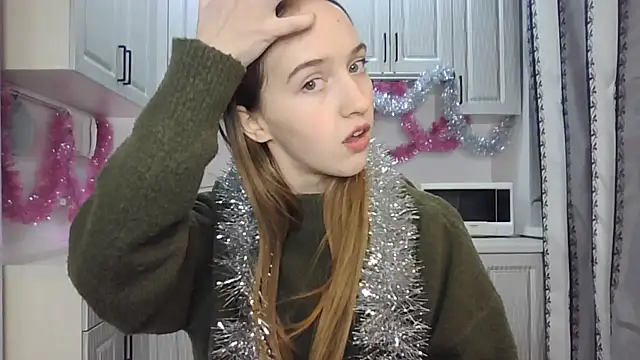 leslie my lovee online show from 12-16-24, 08:05