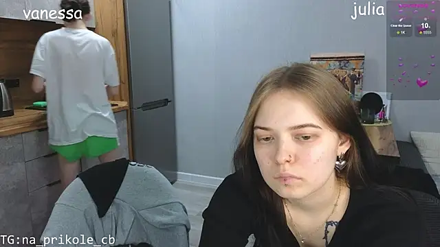 Snapshot of doll_lol_ chatting on 12-22-24, 08:03 doll lol online show from 12-22-24, 08:03