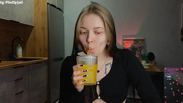 Snapshot of doll_lol_ chatting on 03-03-25, 07:28 doll lol online show from 03-03-25, 07:28