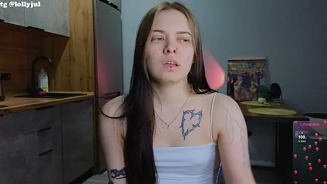 Snapshot of doll_lol_ chatting on 03-06-25, 11:09 doll lol online show from 03-06-25, 11:09