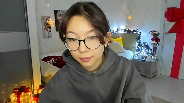 AgnieszkaBanana online show from 12-25-24, 01:10