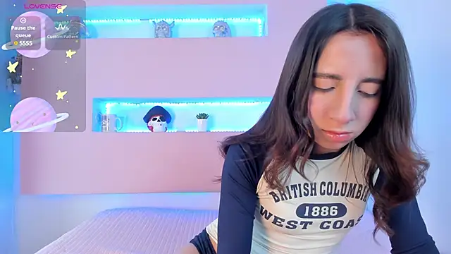 Miiaa doll online show from 01-17-25, 05:51