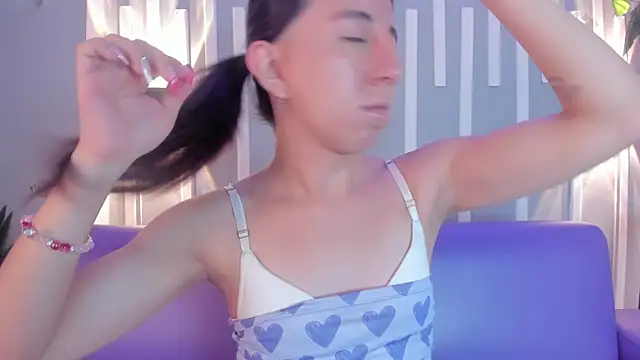 Miiaa doll online show from 01-22-25, 11:56