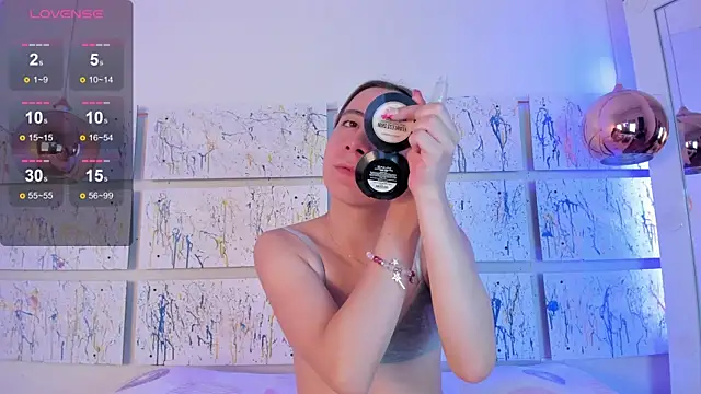 Miiaa doll online show from 01-25-25, 11:44