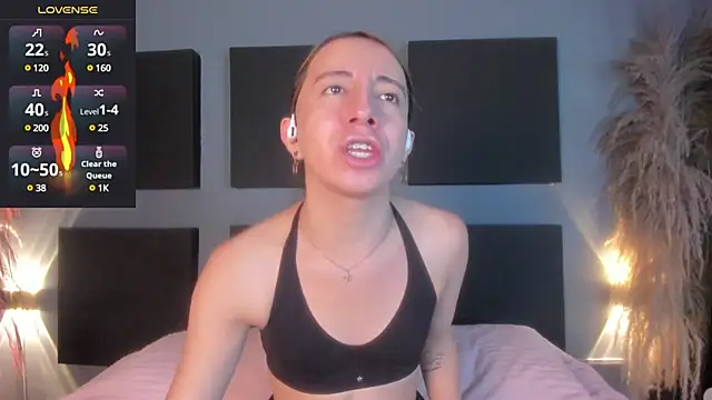 Miiaa doll online show from 01-31-25, 12:07