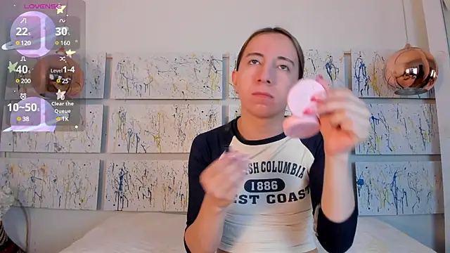 Miiaa doll online show from 02-18-25, 12:06