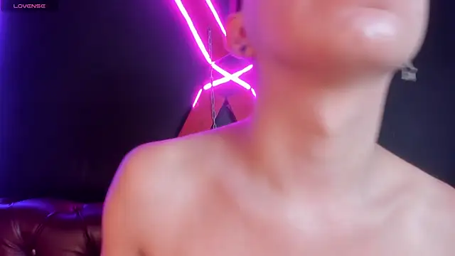 Miiaa doll online show from 02-20-25, 12:04