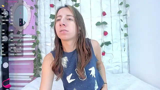 Miiaa doll online show from 03-11-25, 11:44