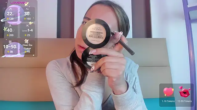 Miiaa doll online show from 03-12-25, 12:04