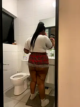 Snapshot of MILL204 chatting on 10-26-25, 07:20 MILL204 online show from 10-26-25, 07:20