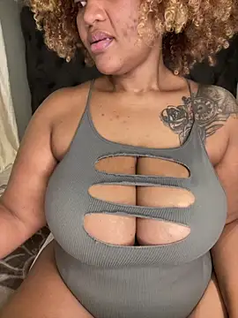 Snapshot of MILL204 chatting on 12-01-25, 08:47 MILL204 online show from 12-01-25, 08:47