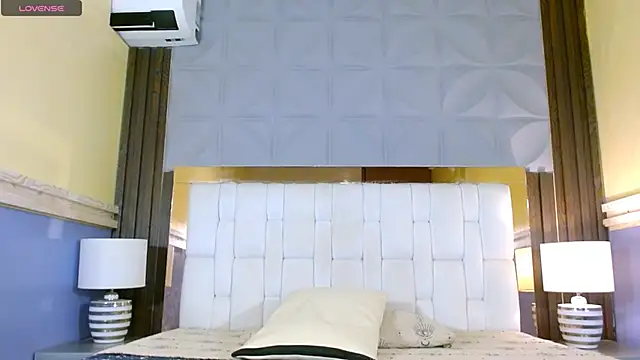 Nicole Ramires online show from 03-16-26, 04:44