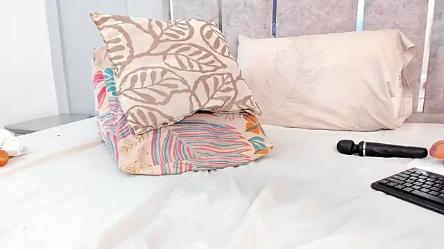 Snapshot of GabyyJones chatting on 03-18-25, 02:59 GabyyJones online show from 03-18-25, 02:59