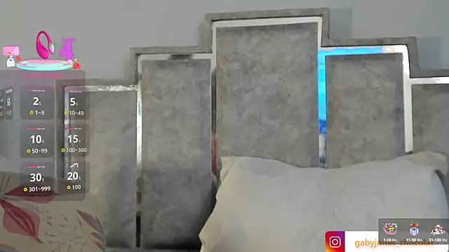 Snapshot of GabyyJones chatting on 09-19-25, 11:44 GabyyJones online show from 09-19-25, 11:44