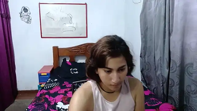 Snapshot of LadyMilk003 chatting on 12-27-24, 04:32 LadyMilk003 online show from 12-27-24, 04:32