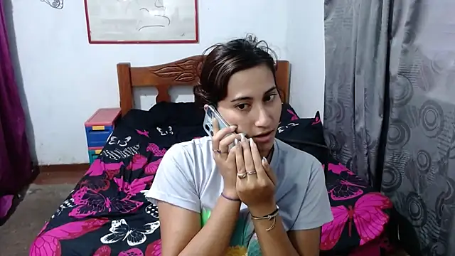 Snapshot of LadyMilk003 chatting on 12-28-24, 06:29 LadyMilk003 online show from 12-28-24, 06:29