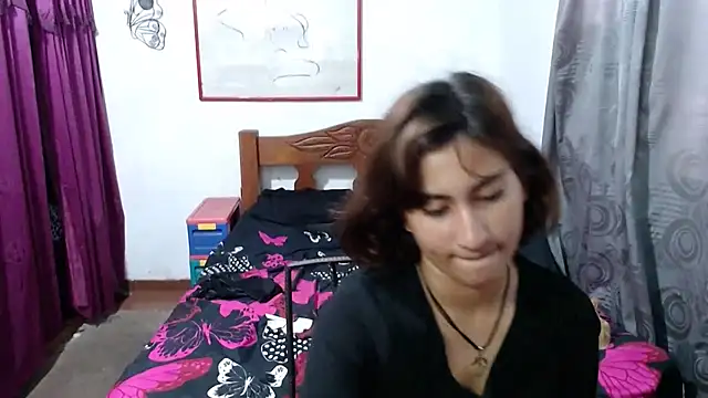 Snapshot of LadyMilk003 chatting on 01-03-25, 03:33 LadyMilk003 online show from 01-03-25, 03:33