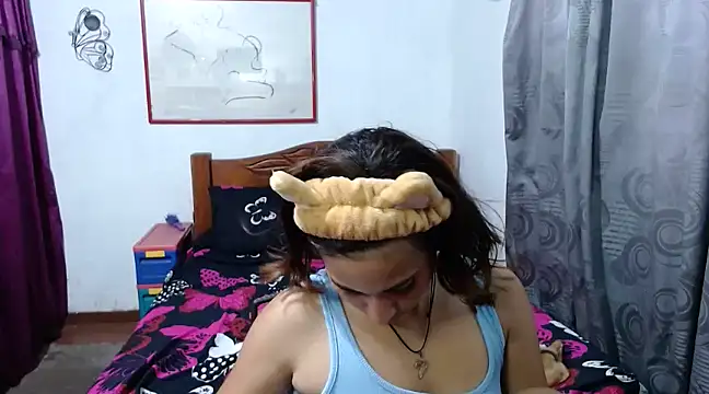 Snapshot of LadyMilk003 chatting on 01-04-25, 03:49 LadyMilk003 online show from 01-04-25, 03:49