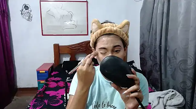 Snapshot of LadyMilk003 chatting on 01-06-25, 04:13 LadyMilk003 online show from 01-06-25, 04:13