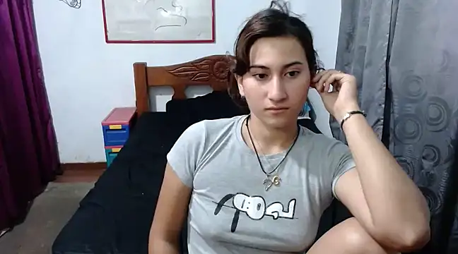 Snapshot of LadyMilk003 chatting on 01-08-25, 06:41 LadyMilk003 online show from 01-08-25, 06:41