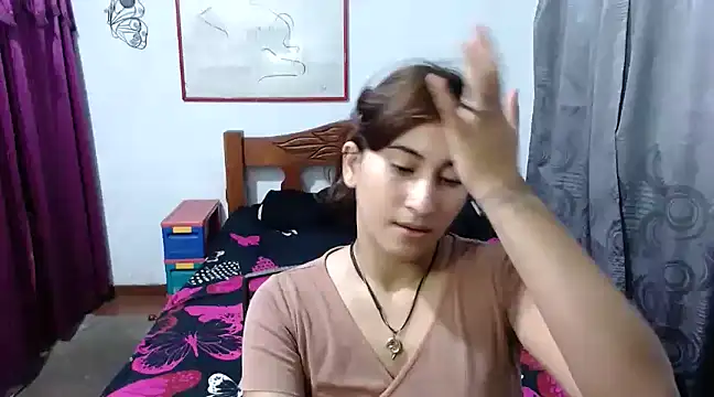 Snapshot of LadyMilk003 chatting on 01-11-25, 06:33 LadyMilk003 online show from 01-11-25, 06:33