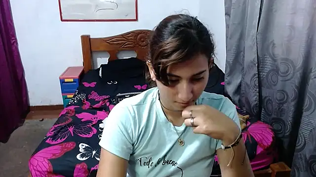 Snapshot of LadyMilk003 chatting on 01-18-25, 04:21 LadyMilk003 online show from 01-18-25, 04:21