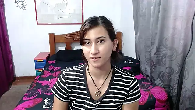 Snapshot of LadyMilk003 chatting on 01-27-25, 03:28 LadyMilk003 online show from 01-27-25, 03:28