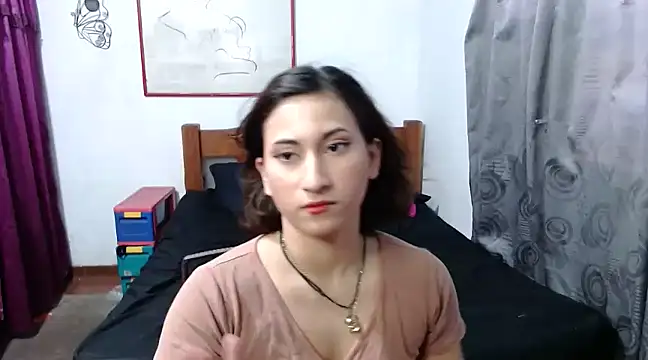 Snapshot of LadyMilk003 chatting on 02-10-25, 03:32 LadyMilk003 online show from 02-10-25, 03:32