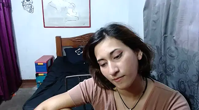 Snapshot of LadyMilk003 chatting on 02-10-25, 06:35 LadyMilk003 online show from 02-10-25, 06:35