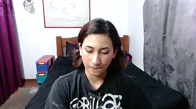 Snapshot of LadyMilk003 chatting on 02-11-25, 03:40 LadyMilk003 online show from 02-11-25, 03:40