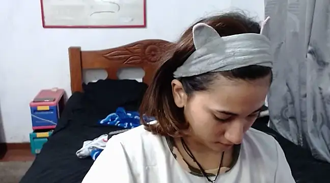 Snapshot of LadyMilk003 chatting on 02-12-25, 12:33 LadyMilk003 online show from 02-12-25, 12:33