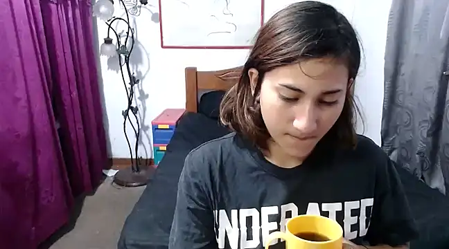 Snapshot of LadyMilk003 chatting on 03-06-25, 12:09 LadyMilk003 online show from 03-06-25, 12:09