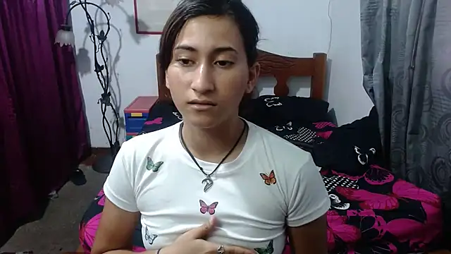 Snapshot of LadyMilk003 chatting on 03-15-25, 06:54 LadyMilk003 online show from 03-15-25, 06:54