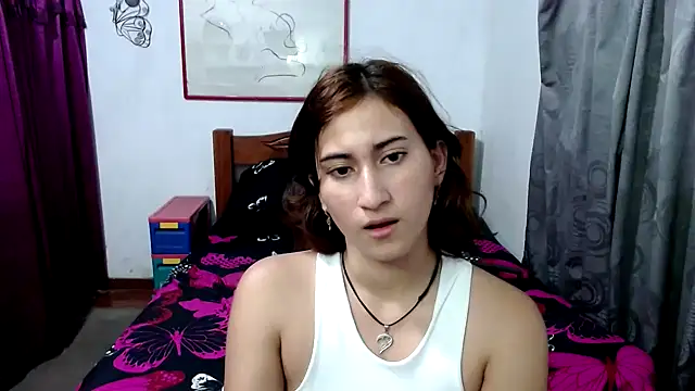 Snapshot of LadyMilk003 chatting on 09-15-25, 03:45 LadyMilk003 online show from 09-15-25, 03:45