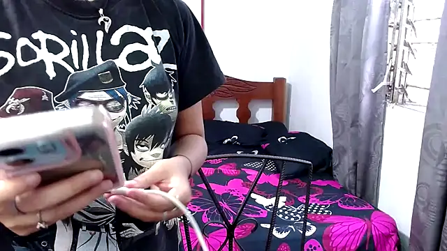 Snapshot of LadyMilk003 chatting on 09-23-25, 08:45 LadyMilk003 online show from 09-23-25, 08:45