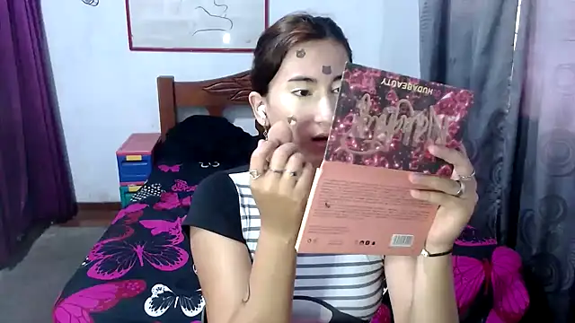 Snapshot of LadyMilk003 chatting on 10-07-25, 03:20 LadyMilk003 online show from 10-07-25, 03:20