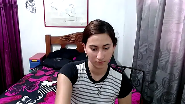 Snapshot of LadyMilk003 chatting on 10-17-25, 04:53 LadyMilk003 online show from 10-17-25, 04:53