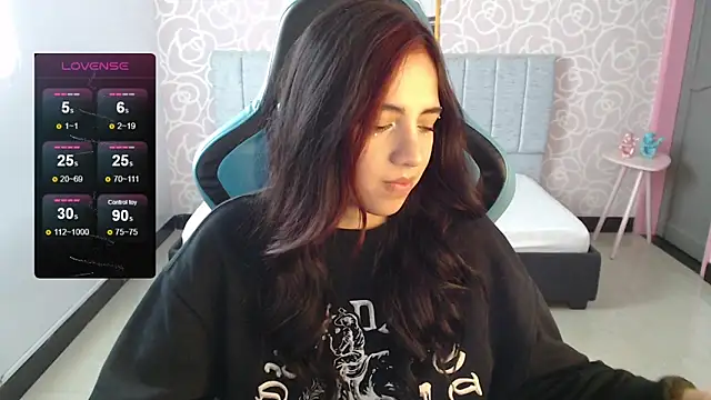 Snapshot of ninfa1_ch chatting on 12-23-24, 02:28 ninfa1 ch online show from 12-23-24, 02:28