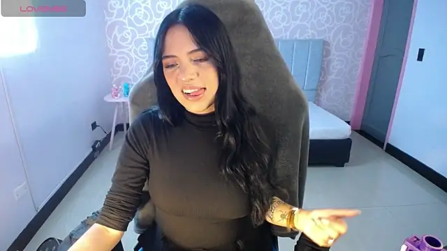 Snapshot of ninfa1_ch chatting on 01-18-25, 11:11 ninfa1 ch online show from 01-18-25, 11:11