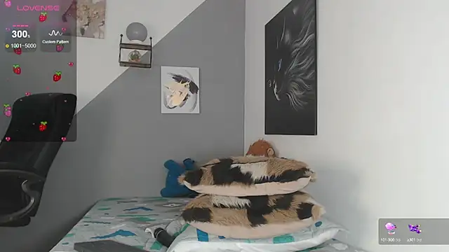 Snapshot of charlotte_002 chatting on 02-12-25, 03:18 charlotte 002 online show from 02-12-25, 03:18