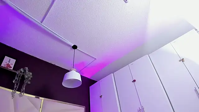 April bowie online show from 02-20-26, 11:32