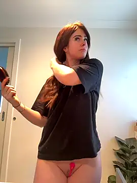 Snapshot of aus_queen chatting on 11-28-25, 12:02 aus queen online show from 11-28-25, 12:02