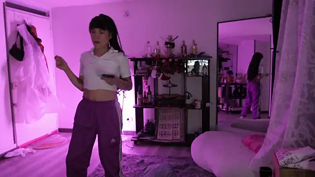 Hellen dumont online show from 12-19-25, 01:45